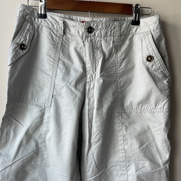 Capris - Picture 2 of 8